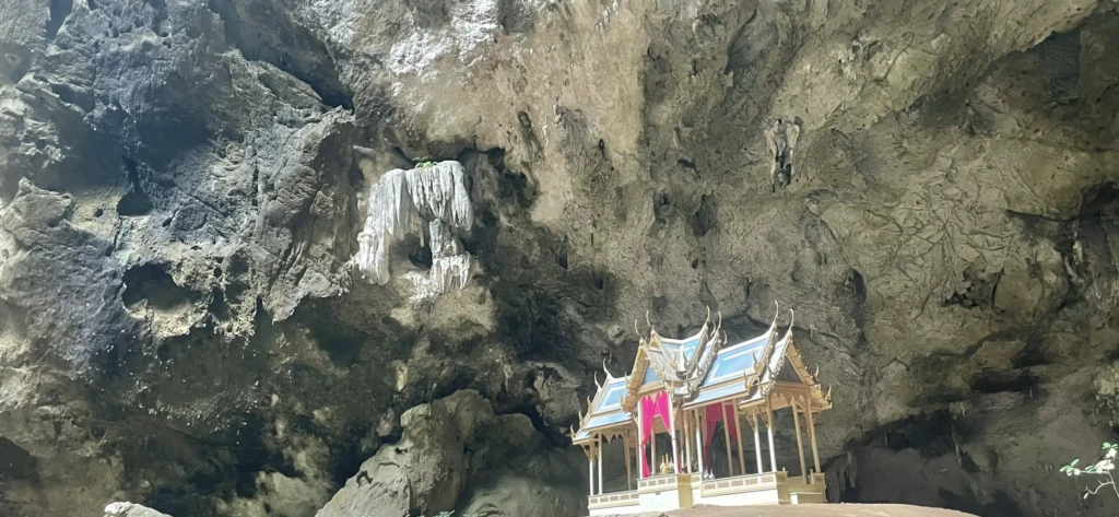 La grotte de Phraya Nakhon